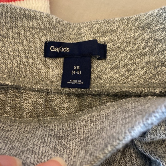 Gap Kids size XS 4-5 comfy skirt bundle. Three skirts, two with pockets. - Picture 7 of 12